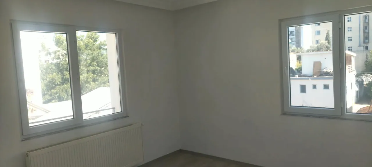 Serik Cumhuriyet’te Yenilenmiş, Masrafsız, 4 Cepheli Geniş 3+1 (140 m²)